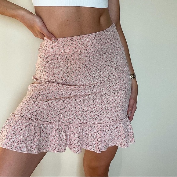 Brandy Melville Dresses & Skirts - BRANDY MELVILLE Skirt
